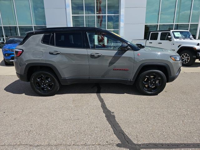 2023 Jeep Compass Trailhawk - Sting-Gray Clearcoat exterior view 4