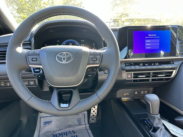 2025 Toyota Camry SE 7