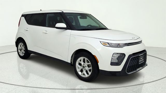 2022 Kia Soul LX White at Gullo Toyota