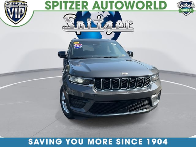 2025 Jeep Grand Cherokee Laredo X Gray at South Hills CDJR