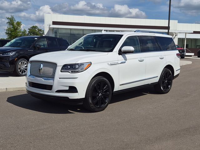 White Metallic 2024 Lincoln Navigator SUV / Crossover Four-Wheel Drive Automatic