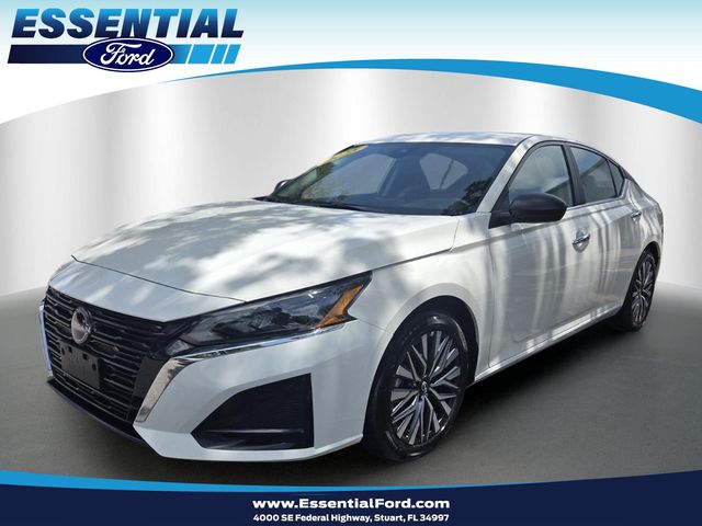 Glacier White 2025 Nissan Altima 2.5 SV FWD Sedan Front-Wheel Drive Continuously Variable Transmission