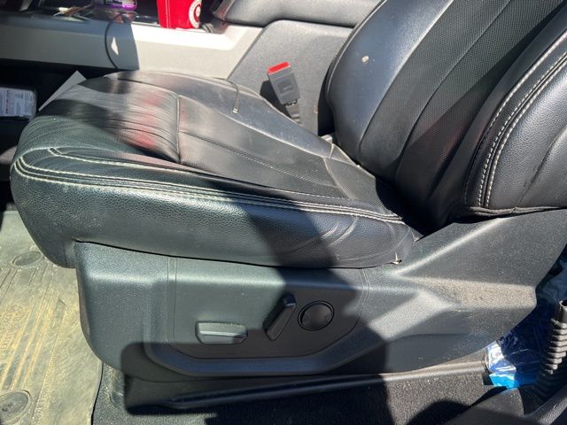 2021 Ford F-350SD Lariat photo