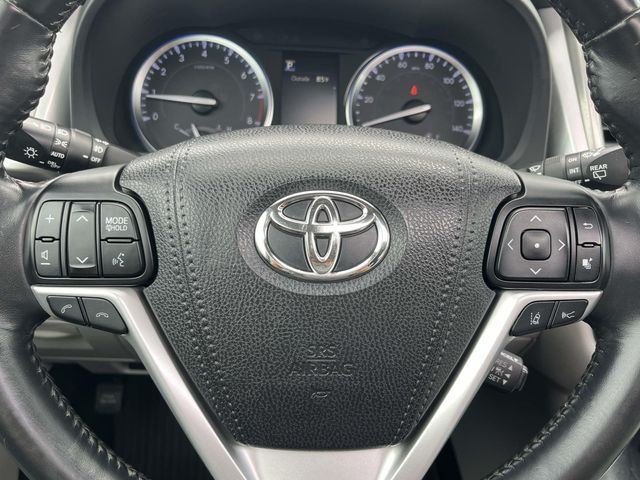 Used 2017 Toyota Highlander SUV