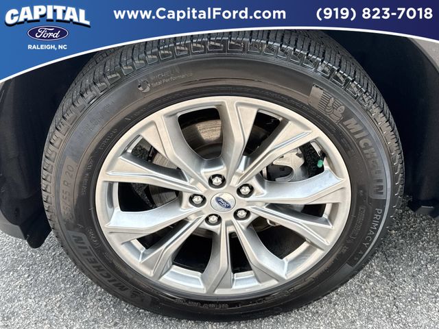 Certified Used 2023 Forged Green Metallic Ford XLT image 13
