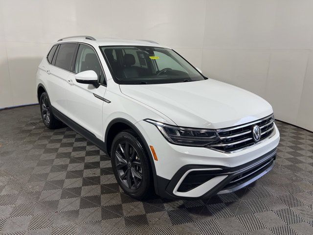 Pure White 2022 Volkswagen Tiguan SUV / Crossover All-Wheel Drive 8-Speed Automatic