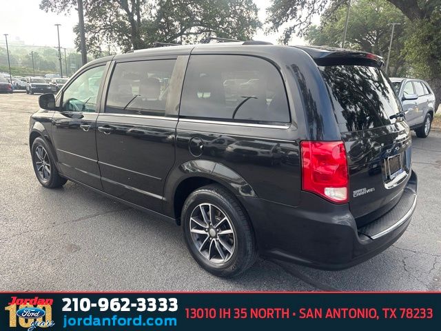 Used Car 2017 Dodge Grand Caravan  Sxt For Sale Under $10,000 In San Antonio, Texas