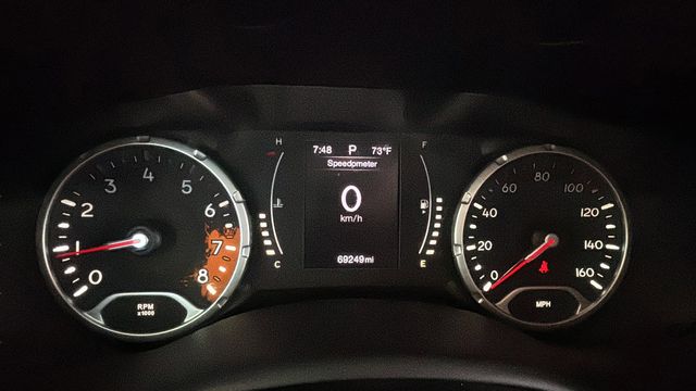 Used 2015 Silver Jeep Latitude image 12