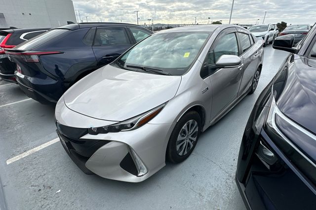 Titanium 2021 Toyota Prius Prime Hatchback Front-Wheel Drive Continuously Variable Transmission