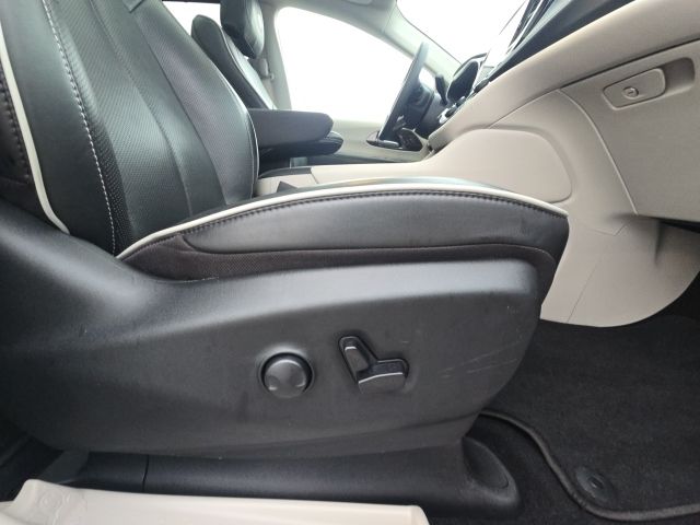 2024 Chrysler Pacifica Limited:B02071