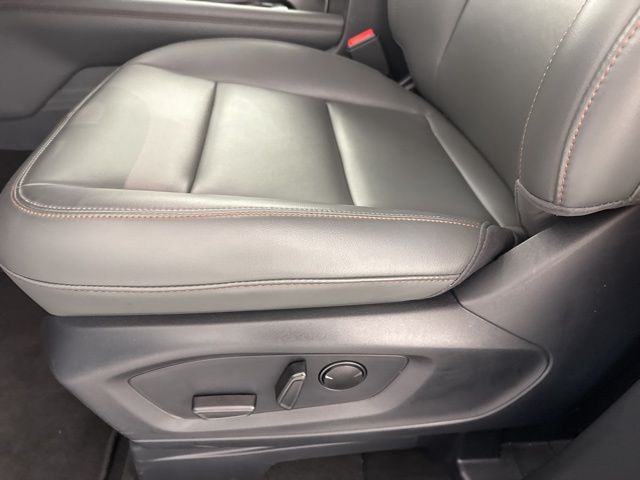 2025 Space White Metallic Ford Explorer Active RWD SUV