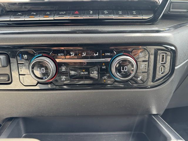 Used 2022 Blue Chevrolet ZR2 image 28