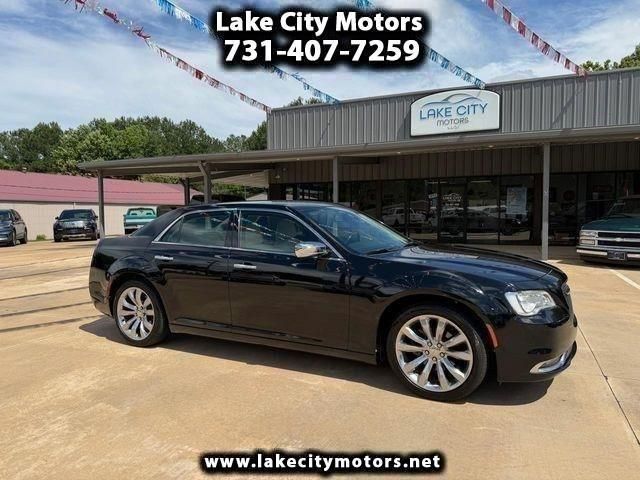 Gloss Black 2018 Chrysler 300 Sedan Rear-Wheel Drive 8-Speed Automatic
