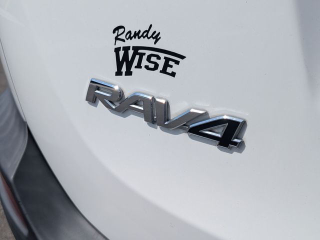 2014 Toyota RAV4 - Image 10