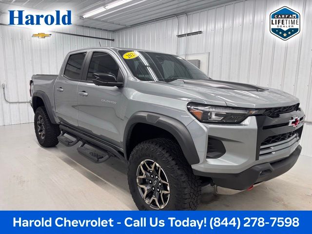 Sterling Gray Metallic 2024 Chevrolet Colorado ZR2 Crew Cab 4WD Pickup Truck Four-Wheel Drive 8-Speed Automatic