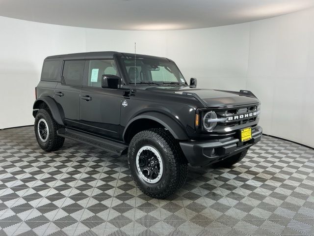 New 2026 Shadow Black Ford Outer Banks image 2