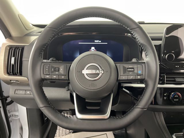 2025 Everest White Pearl Tricoat Nissan Pathfinder Platinum 4X4 SUV