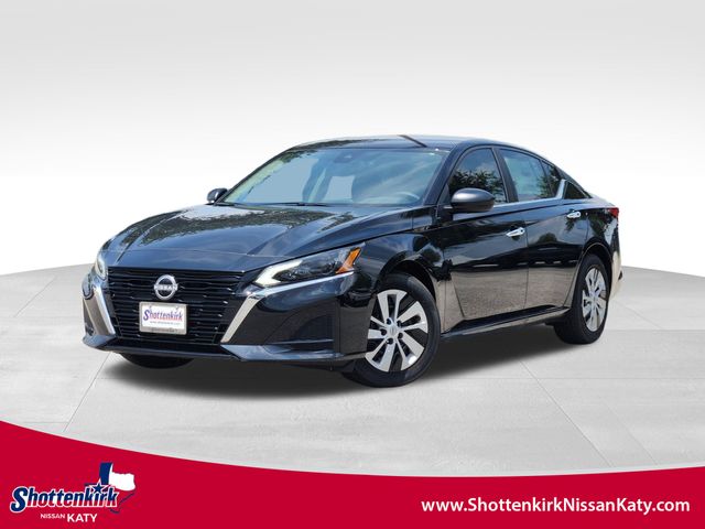 2025 Nissan Altima S's photo
