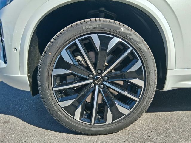 New 2026 Crystal White Pearl Volvo T8 Plus image 21