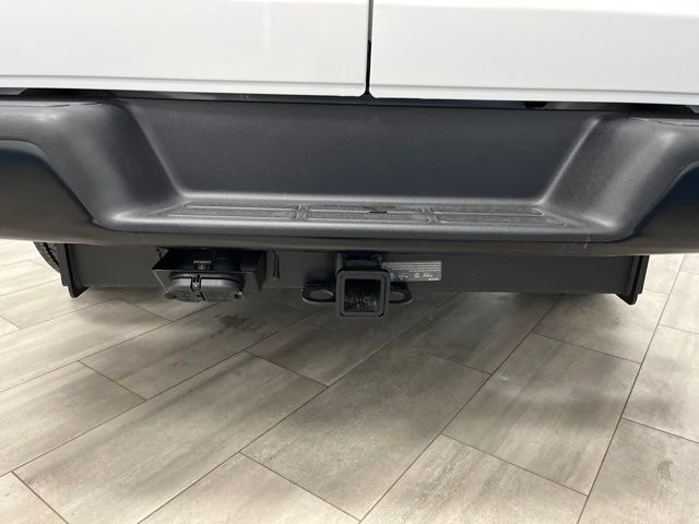 New 2026 Summit White Chevrolet Work Van image 26