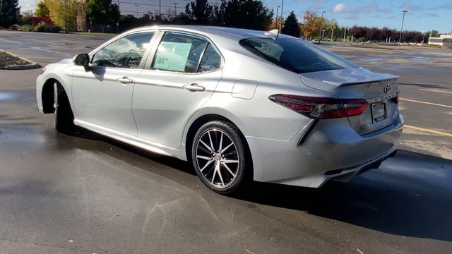 2022 Toyota Camry SE 6