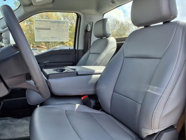 2025 Ford F-350SD XL photo