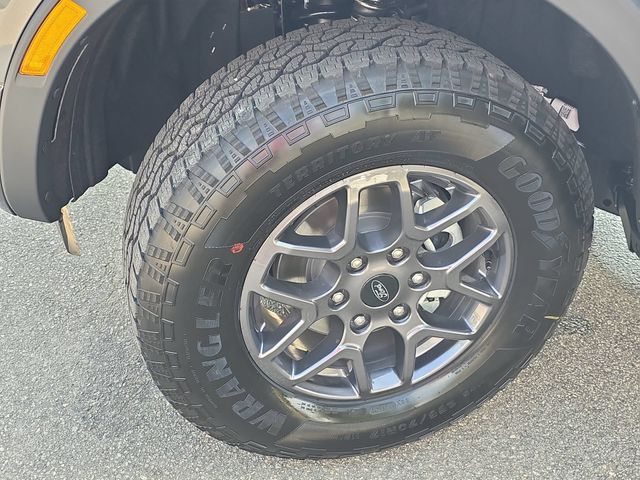 New 2026 Carbonized Gray Metallic Ford XLT image 32
