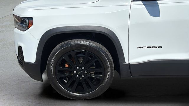 Used 2023 White GMC SLE image 37