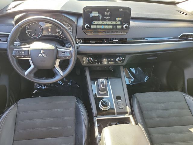 2024 Mitsubishi Outlander SE - Photo 18