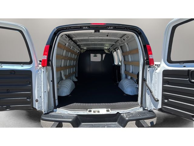 Used 2025 White GMC Work Van image 33