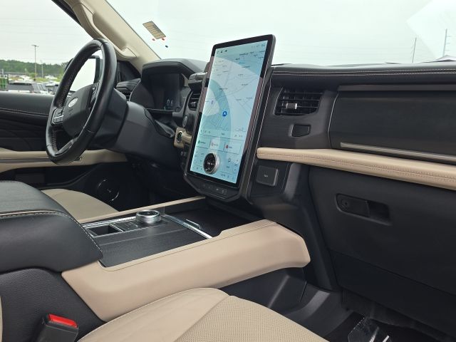2023 Ford Expedition Platinum:168660A