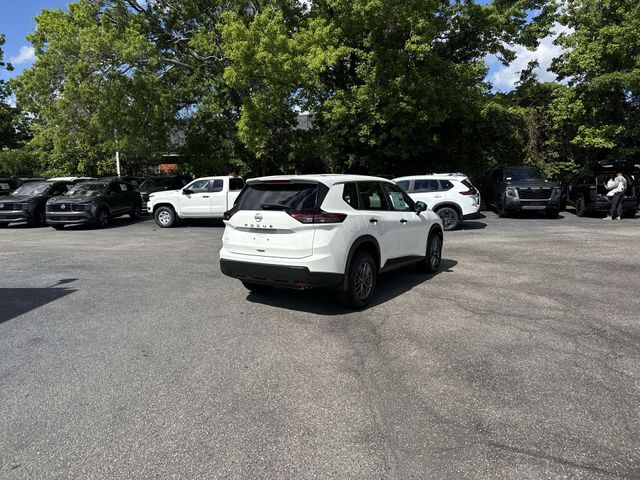 Used 2026 White/off-white Nissan S image 5