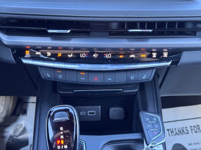 2024 Cadillac XT4 AWD Premium Luxury