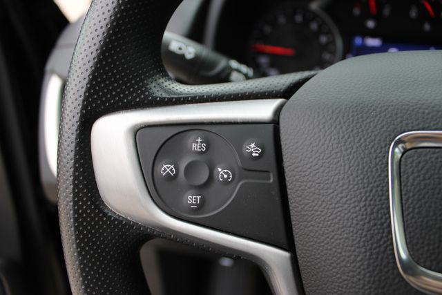 Used 2022 Black GMC SLE image 6