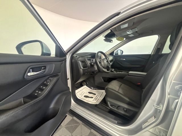 Used 2025 Nissan Rogue SUV