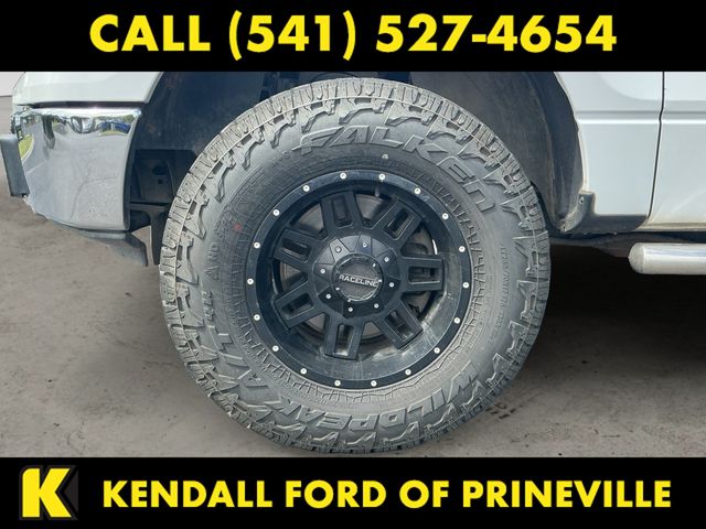 Used 2010 White Ford  image 14