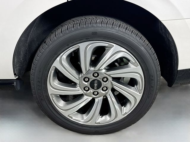 2024 Ceramic Pearl Metallic Tri-Coat Lincoln Navigator Premiere 4X4 SUV