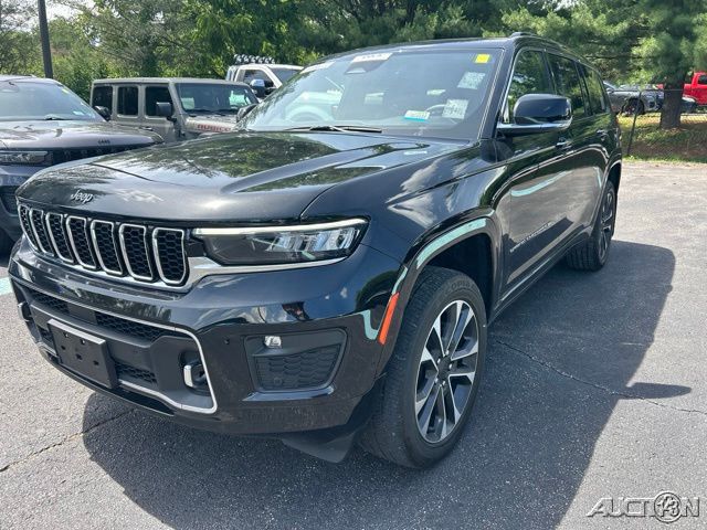 Diamond Black Crystal Pearlcoat 2023 Jeep Grand Cherokee L SUV / Crossover Four-Wheel Drive 8-Speed Automatic