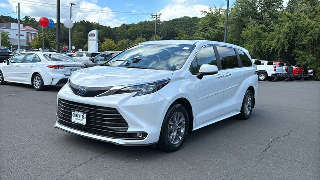 Used 2025 Toyota Sienna Van