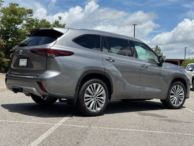 Used 2025 Toyota Highlander SUV