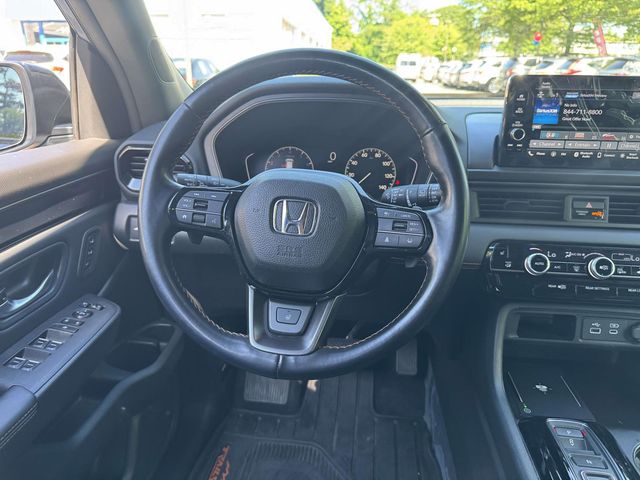 used 2025 Honda Pilot car, priced at $43,135