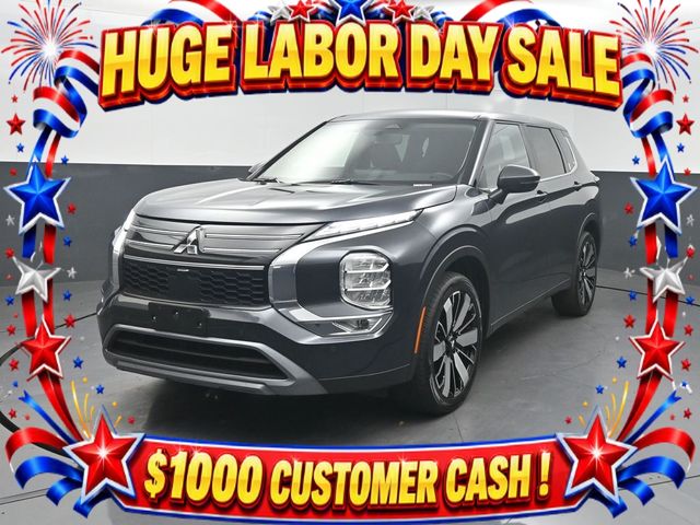 Gray 2025 Mitsubishi Outlander SUV / Crossover Front-Wheel Drive Continuously Variable Transmission