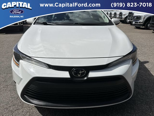 Used 2024 White Toyota LE image 10