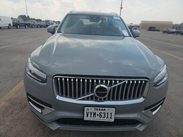 2025 Volvo XC90 B6 Plus 7-Seater