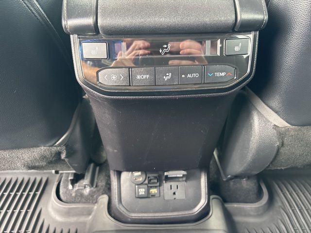 Used 2021 Toyota Highlander SUV