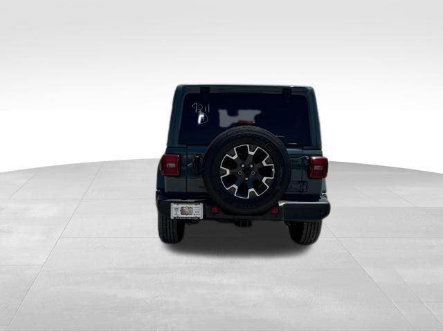 2024 Jeep Wrangler Sahara 8