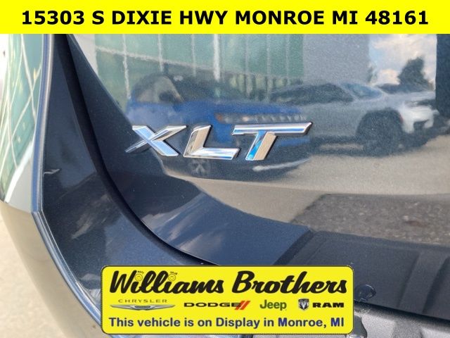 2022 Ford Explorer XLT - Stone Blue Metallic exterior view 10