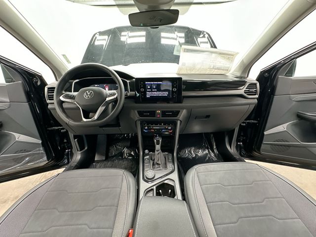 2026 Volkswagen Taos 1.5T SE Black Black at Subaru and VW of Moon Township