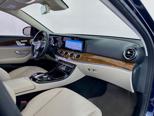 Thumbnail: 2018 Mercedes-Benz E-Class - 31