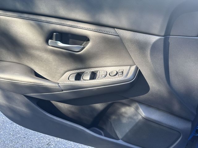 Used 2022 Blue Nissan SV image 27